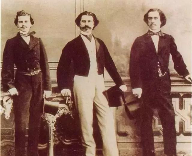 鋼琴施特勞斯價(jià)格_鋼琴施特勞斯117價(jià)錢多少_施特勞斯鋼琴